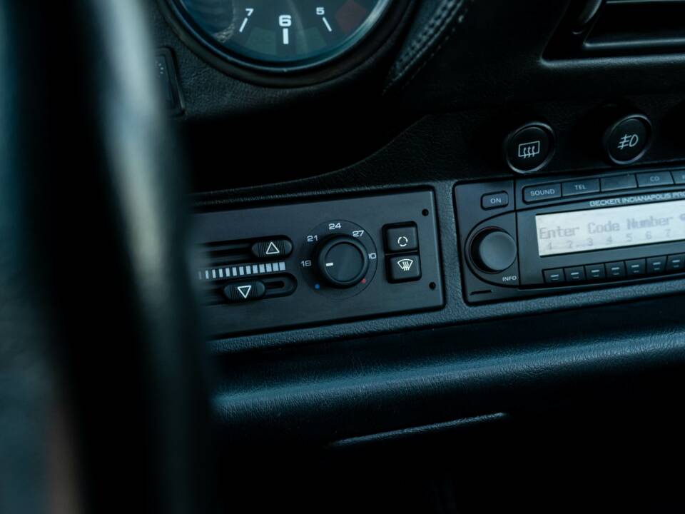 Image 19/31 of Porsche 911 Turbo (1995)