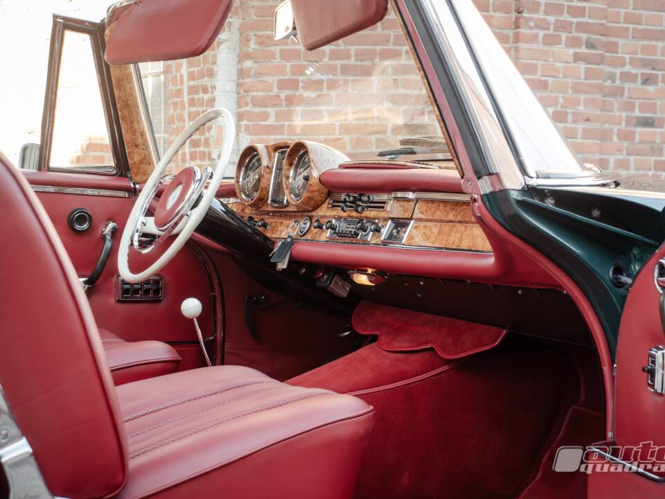 Afbeelding 9/19 van Mercedes-Benz 220 SE b (1962)