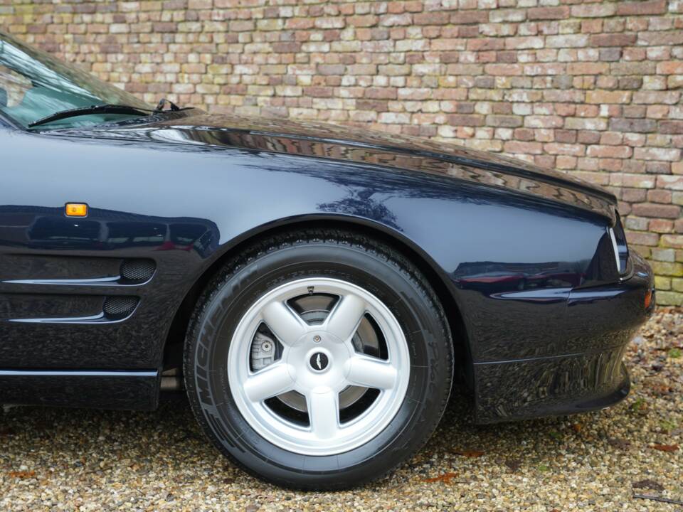 Image 31/50 of Aston Martin Virage Volante (1994)