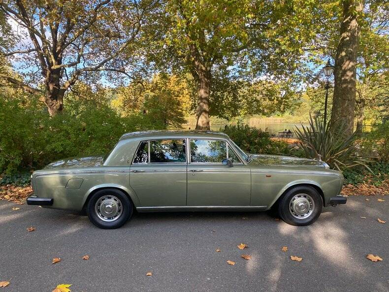 Immagine 17/50 di Rolls-Royce Silver Shadow II (1979)