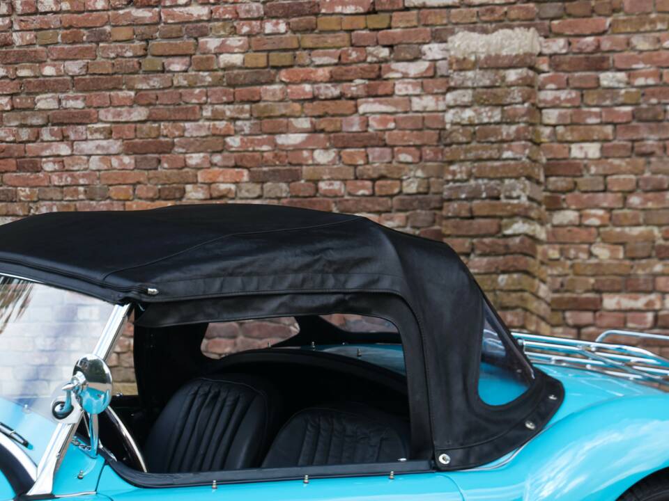 Image 31/50 of MG MGA 1600 (1958)