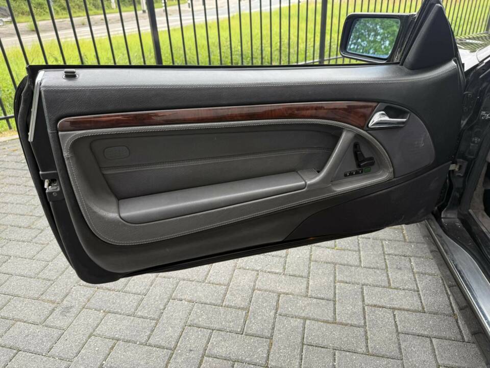 Image 33/50 de Mercedes-Benz SL 600 (1996)