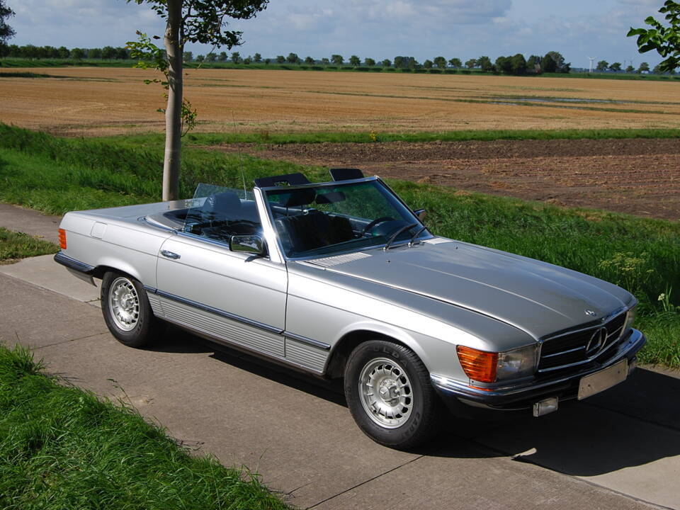 Image 48/96 of Mercedes-Benz 280 SL (1982)