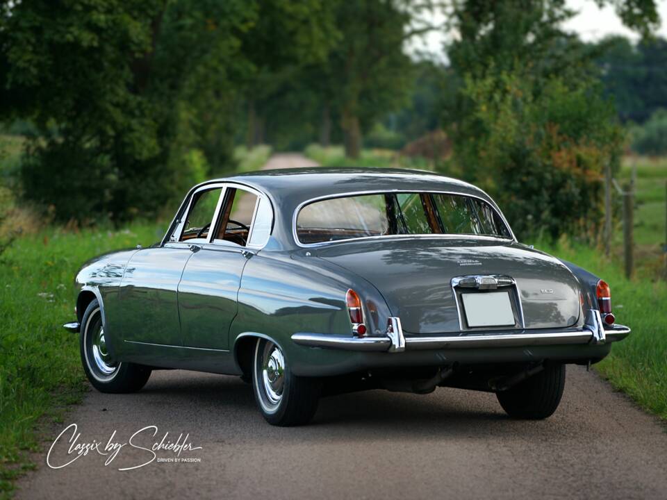 Bild 2/25 von Jaguar Mk X 3.8 (1962)