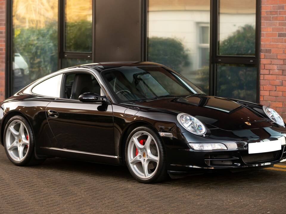 Image 1/28 of Porsche 911 Carrera S (2007)