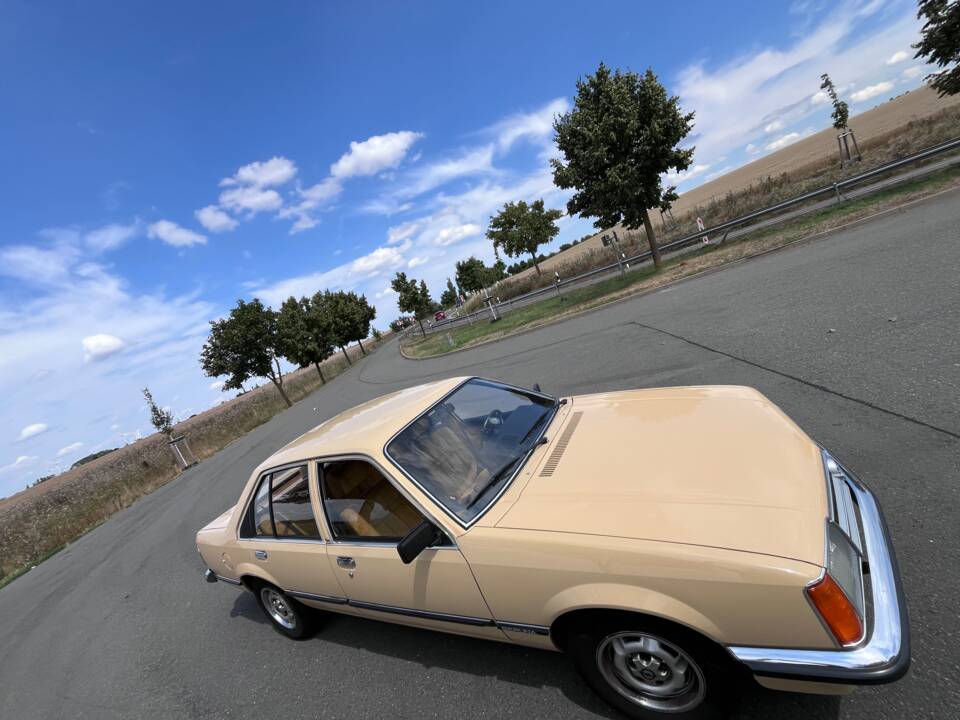 Immagine 26/39 di Opel Commodore 2,5 S (1981)
