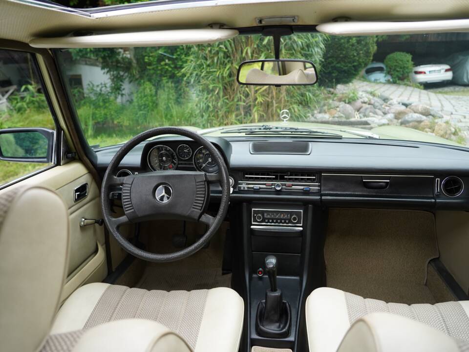 Bild 2/13 von Mercedes-Benz 230/4 (1976)