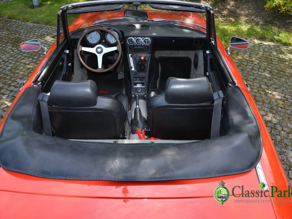 Imagen 41/50 de Alfa Romeo 2000 Spider Veloce (1981)