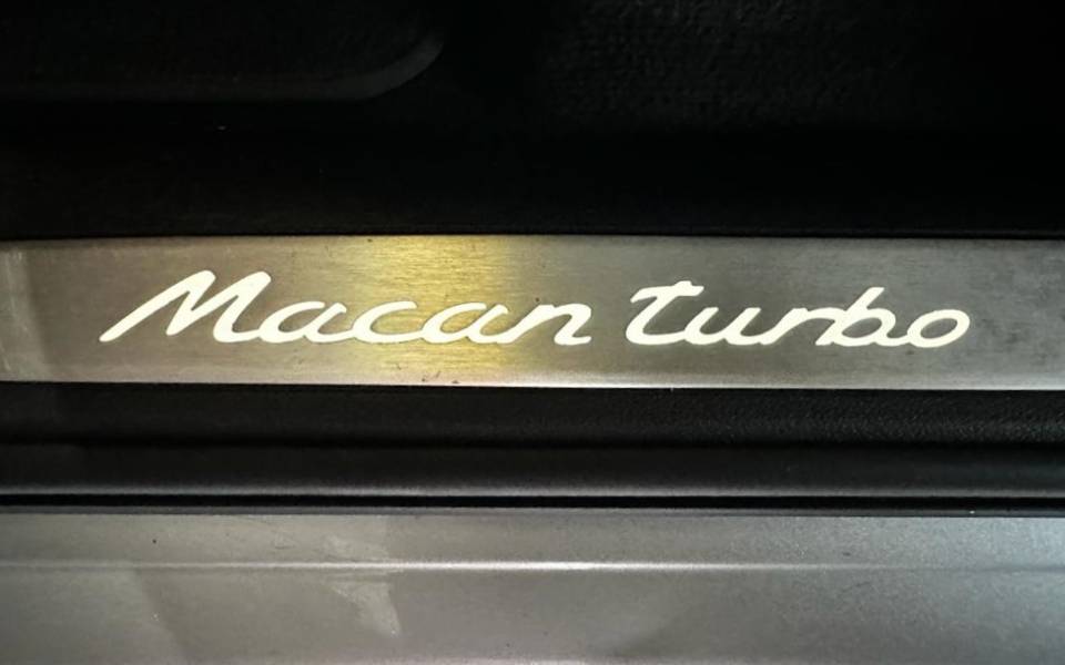 Image 5/34 of Porsche Macan Turbo (2015)