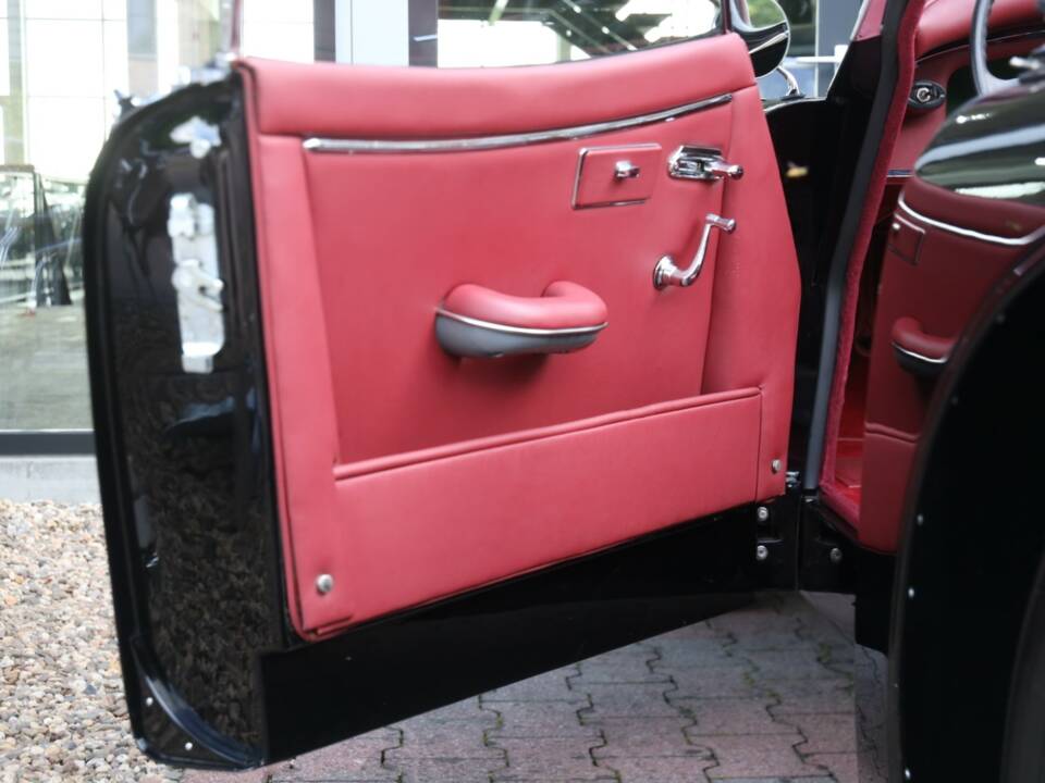 Image 33/50 of Jaguar XK 150 3.4 S OTS (1958)