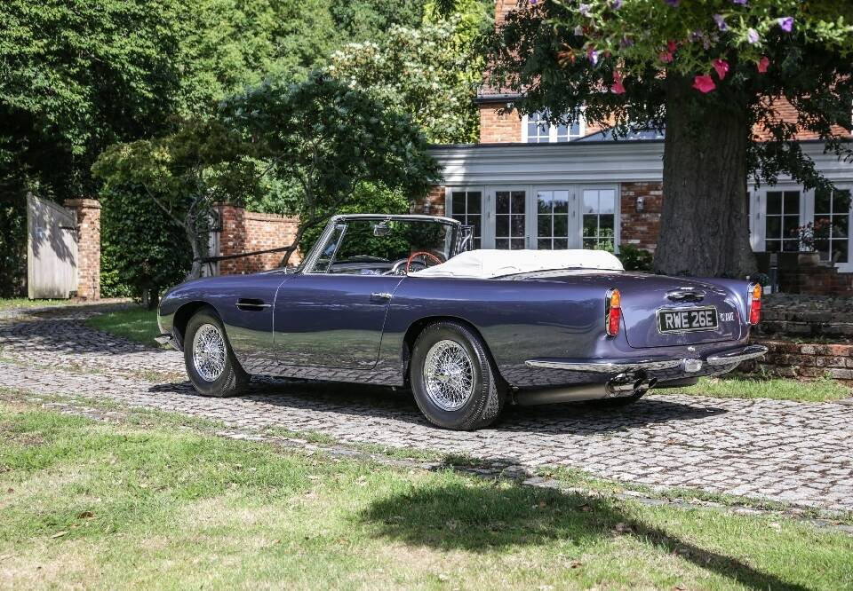 Image 28/30 de Aston Martin DB 6 Volante (1967)