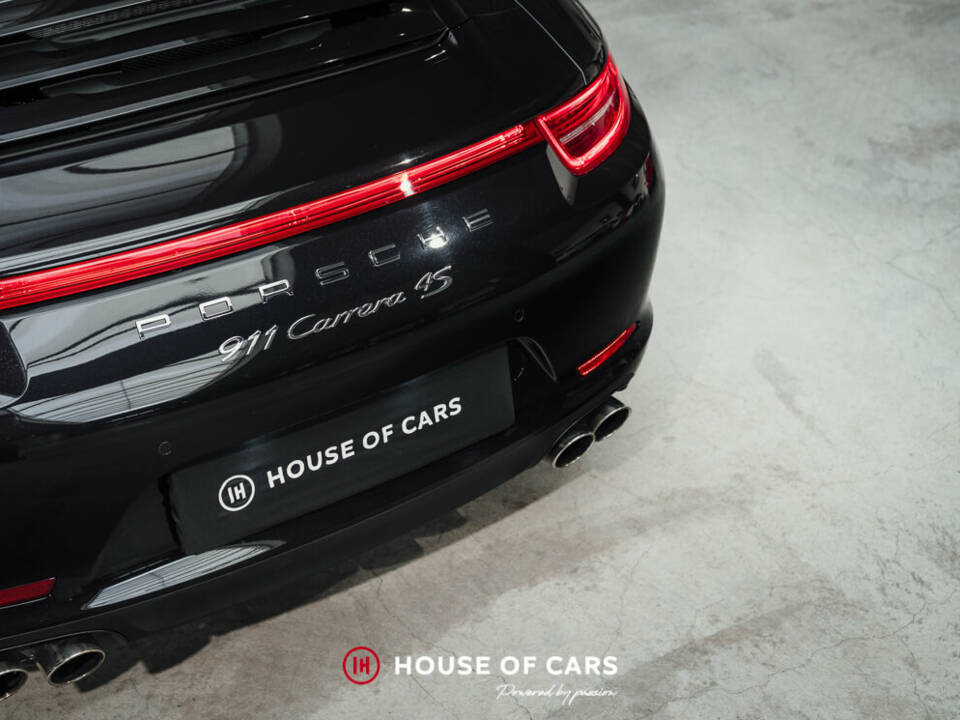 Image 14/25 of Porsche 911 Carrera 4S (2014)
