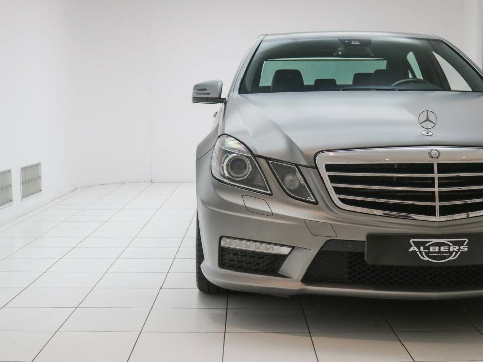 Bild 14/19 von Mercedes-Benz E 63 AMG (2009)
