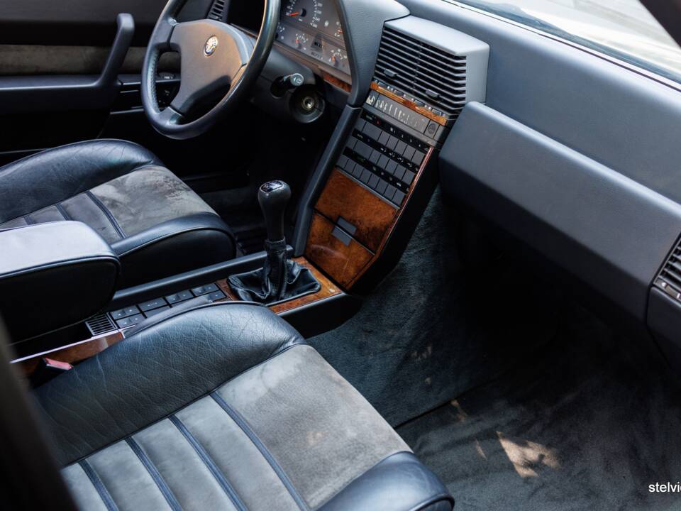 Bild 28/42 von Alfa Romeo 164 3.0 V6 (1989)