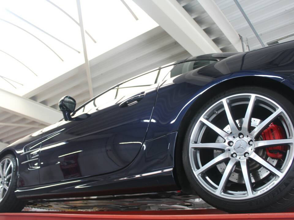 Bild 50/50 von Mercedes-Benz SL 63 AMG (2012)