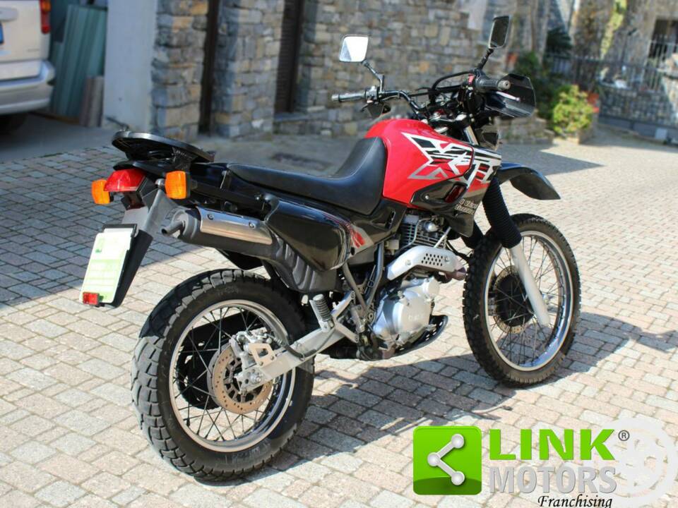 Image 2/10 of Yamaha DUMMY (1999)