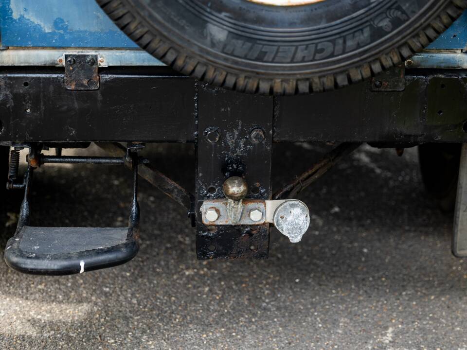 Image 20/50 of Land Rover 110 (1988)