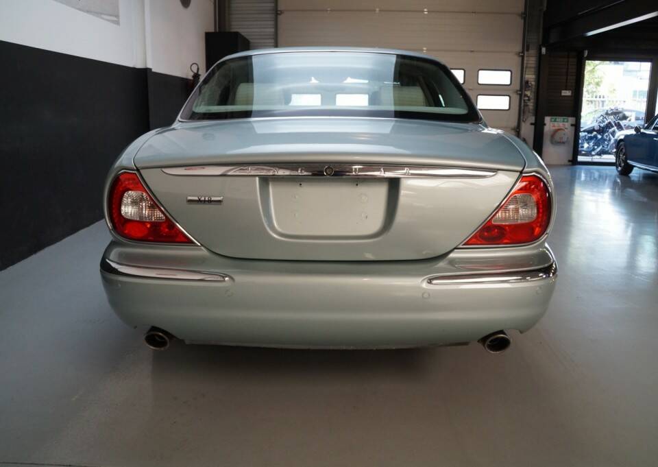 Imagen 5/46 de Jaguar XJ 8 4.2 (2004)