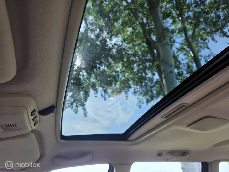 Image 25/39 of Volvo V 70 2.4 (2006)