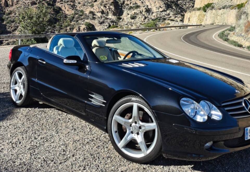 Image 2/16 of Mercedes-Benz SL 500 (2002)