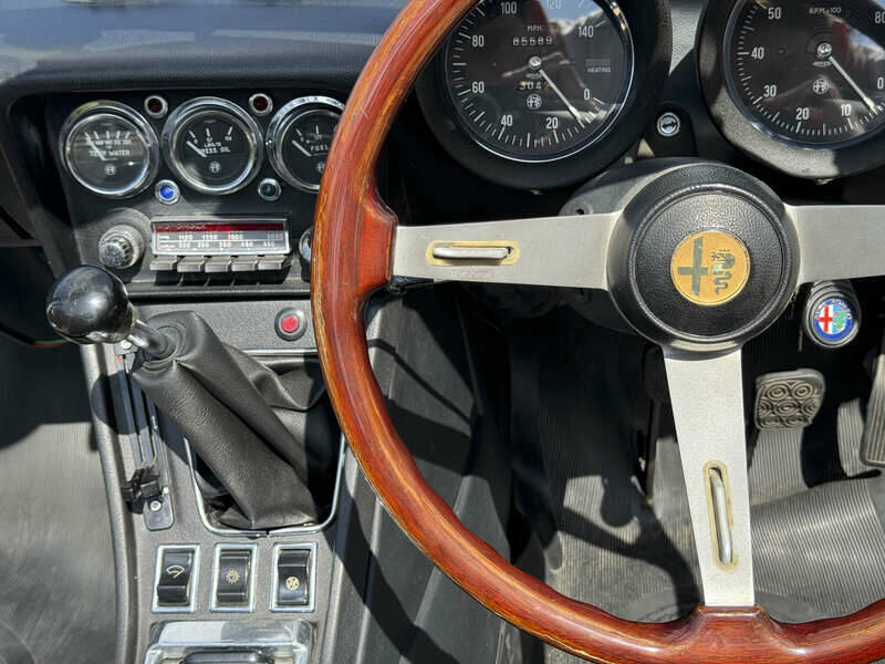 Image 35/50 of Alfa Romeo 2000 Spider Veloce (1972)