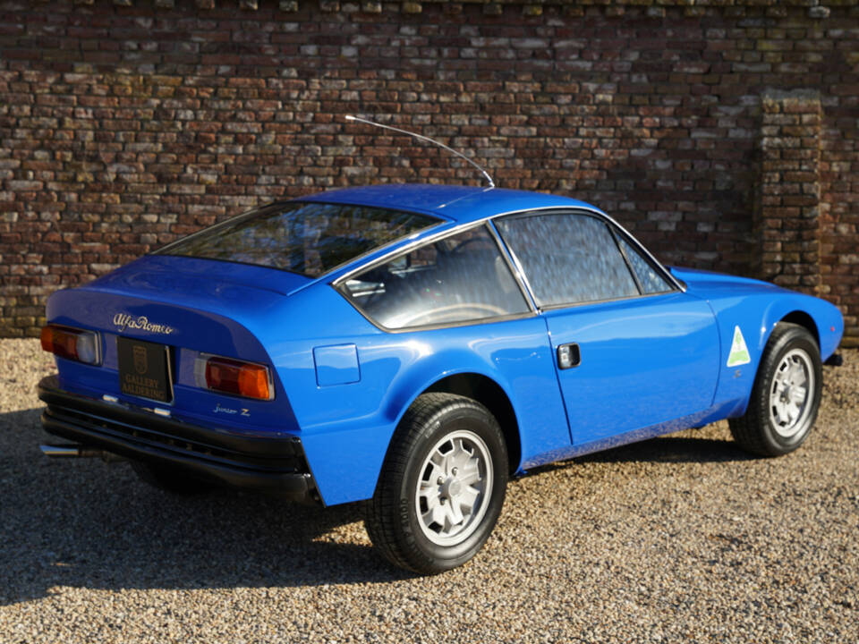 Image 11/50 of Alfa Romeo Junior Zagato GT 1300 (1971)