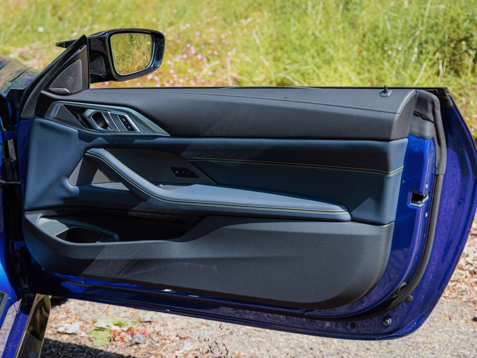 Image 38/46 of BMW M4 Competition xDrive (2025)