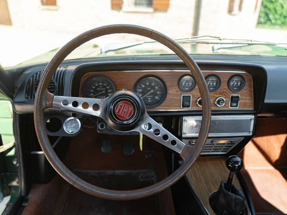 Image 37/50 of FIAT 124 Sport Coupe (1969)