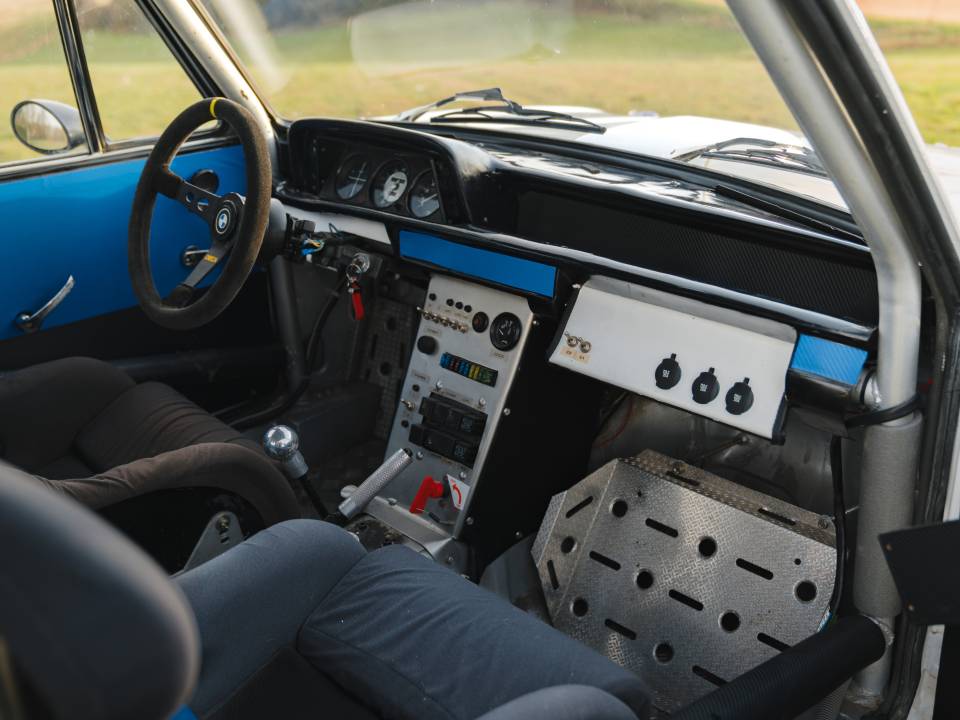 Image 29/49 of BMW 2002 ti (1969)