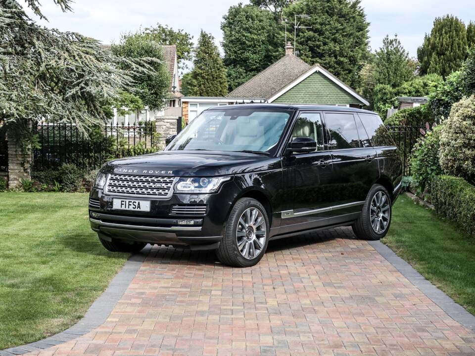 Imagen 21/49 de Land Rover Range Rover Sport SVR (2014)