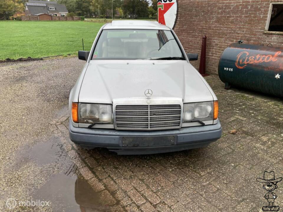 Bild 5/41 von Mercedes-Benz 300 D (1987)