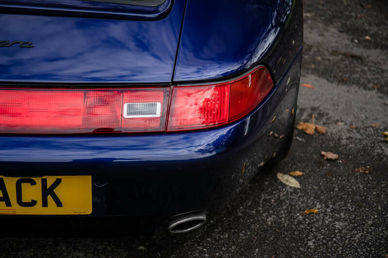 Image 33/41 of Porsche 911 Carrera (1995)