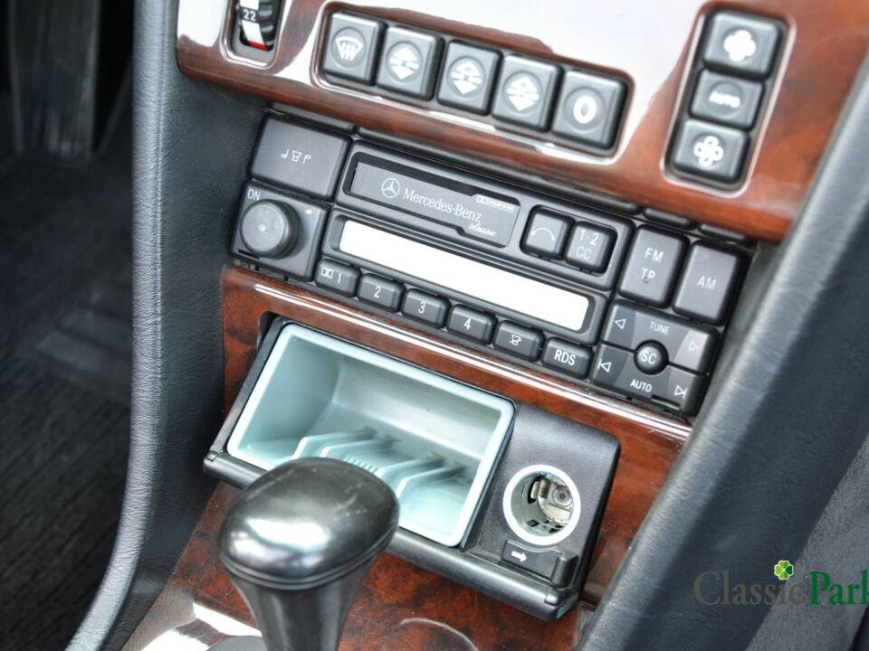 Bild 44/50 von Mercedes-Benz E 200 (1994)