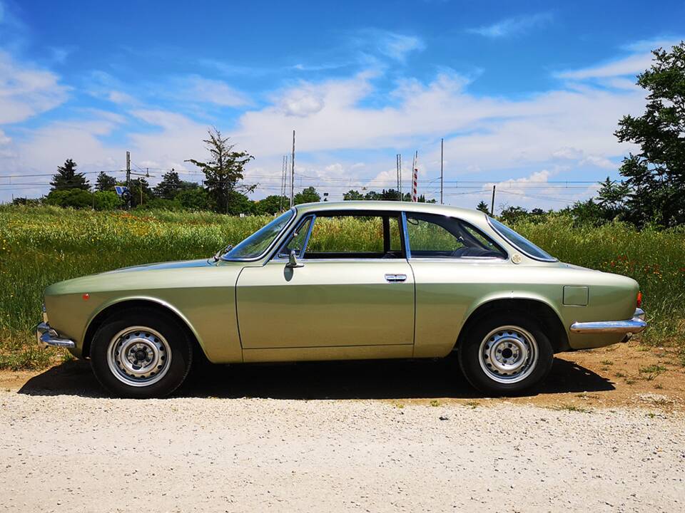 Afbeelding 16/22 van Alfa Romeo 1750 GT Veloce (1969)