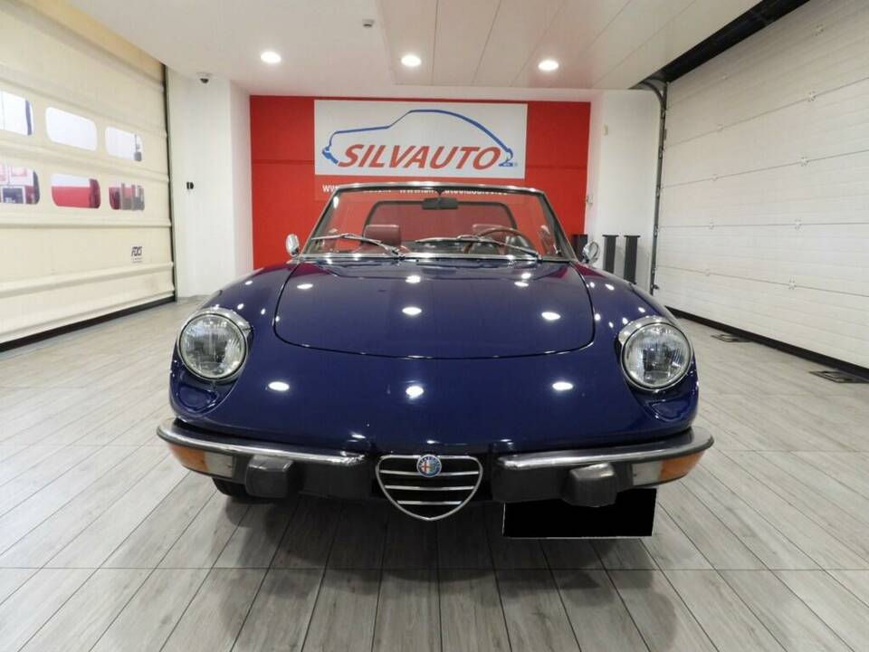Imagen 2/15 de Alfa Romeo 2000 Spider Veloce (1974)