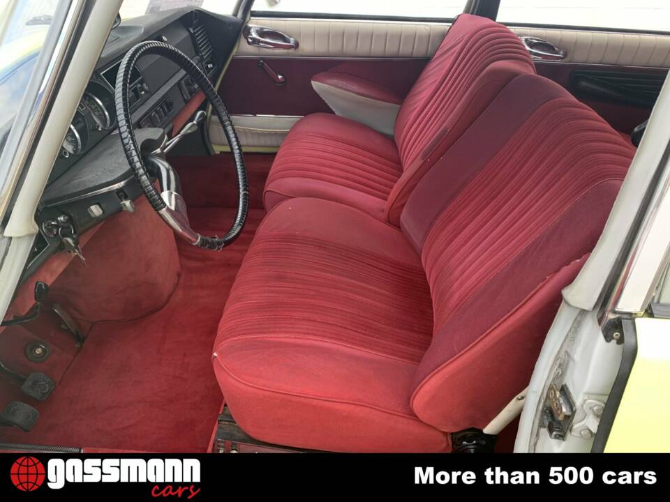 Bild 9/15 von Citroën DS 20 Familiale (1972)