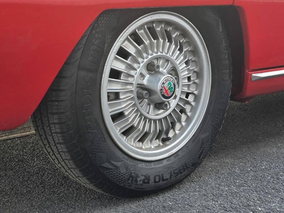 Image 8/50 of Alfa Romeo 2000 Berlina (1973)