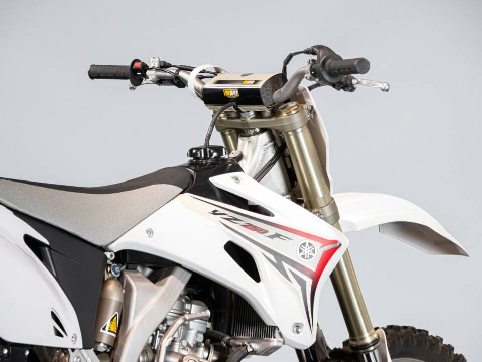 Image 38/50 de Yamaha DUMMY (2008)