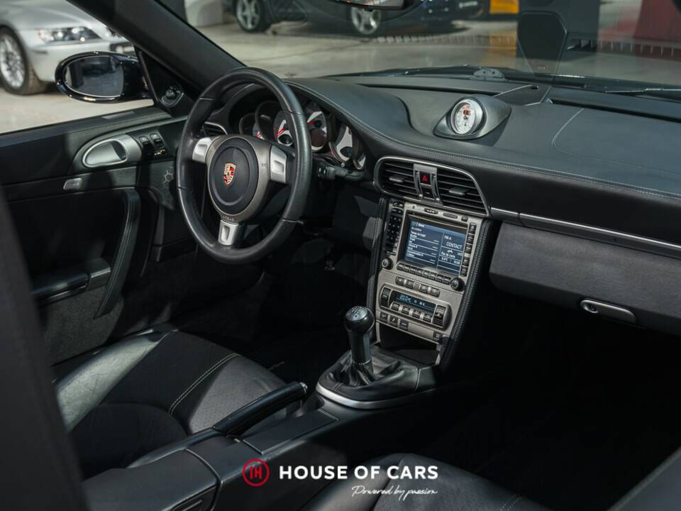 Image 17/25 de Porsche 911 Carrera 4S (2008)