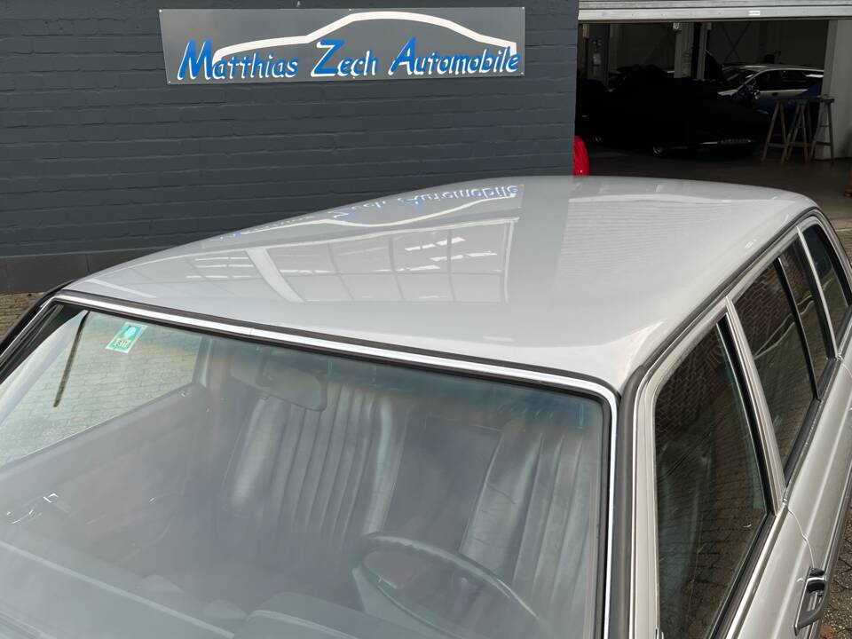 Image 40/51 of Mercedes-Benz 300 D lang (1985)