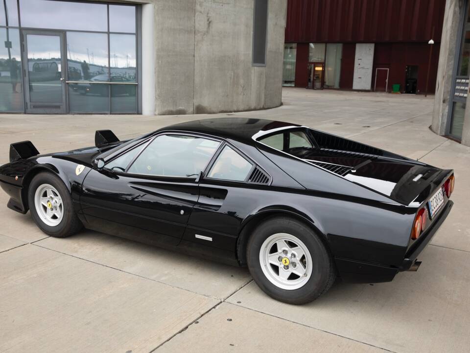 Image 19/38 of Ferrari 308 GTB (1977)