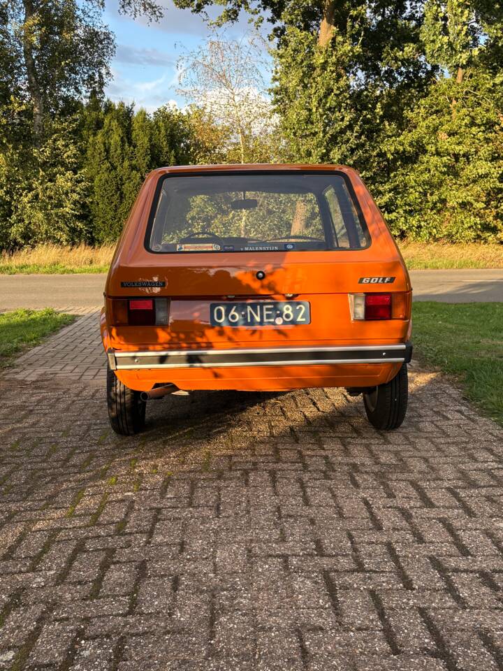 Image 13/17 of Volkswagen Golf Mk I 1.1 (1976)