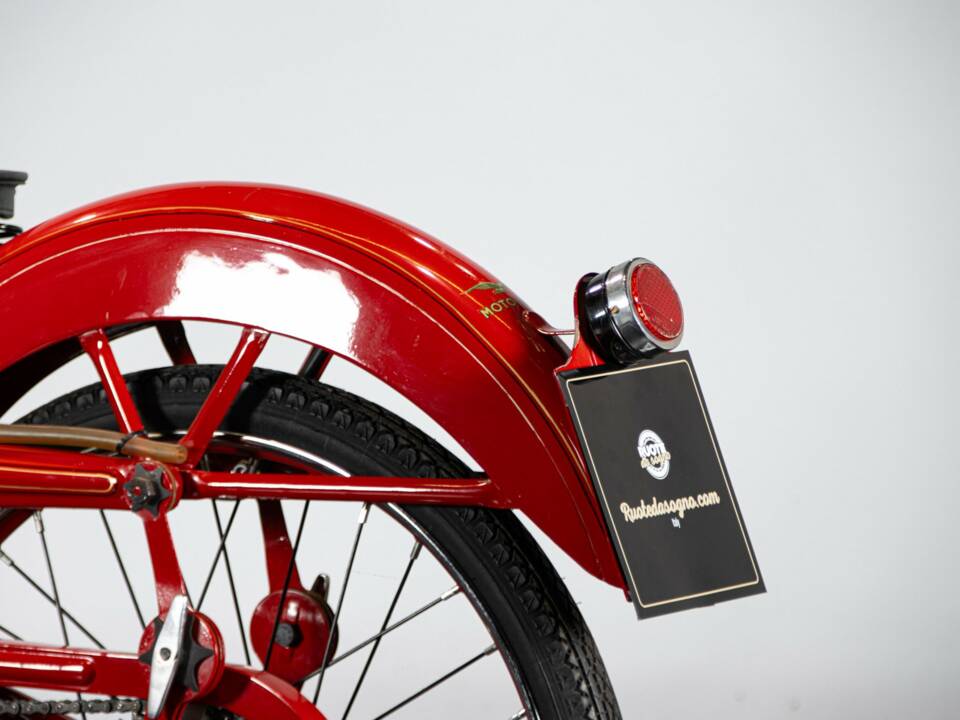 Imagen 10/50 de Moto Guzzi DUMMY (1957)