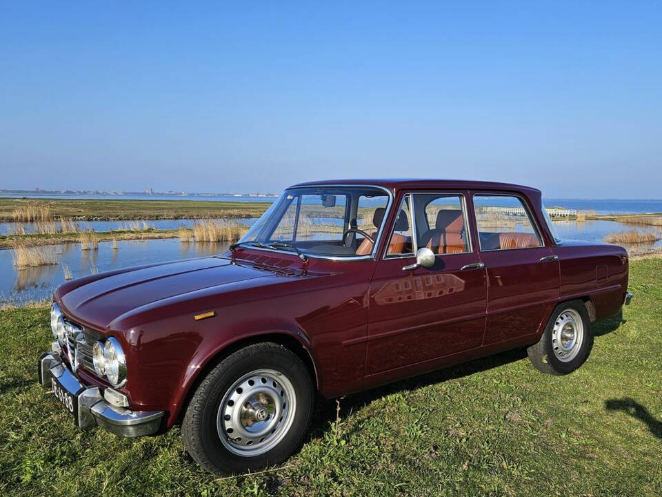 Imagen 1/8 de Alfa Romeo Giulia Nuova Super 1600 (1970)