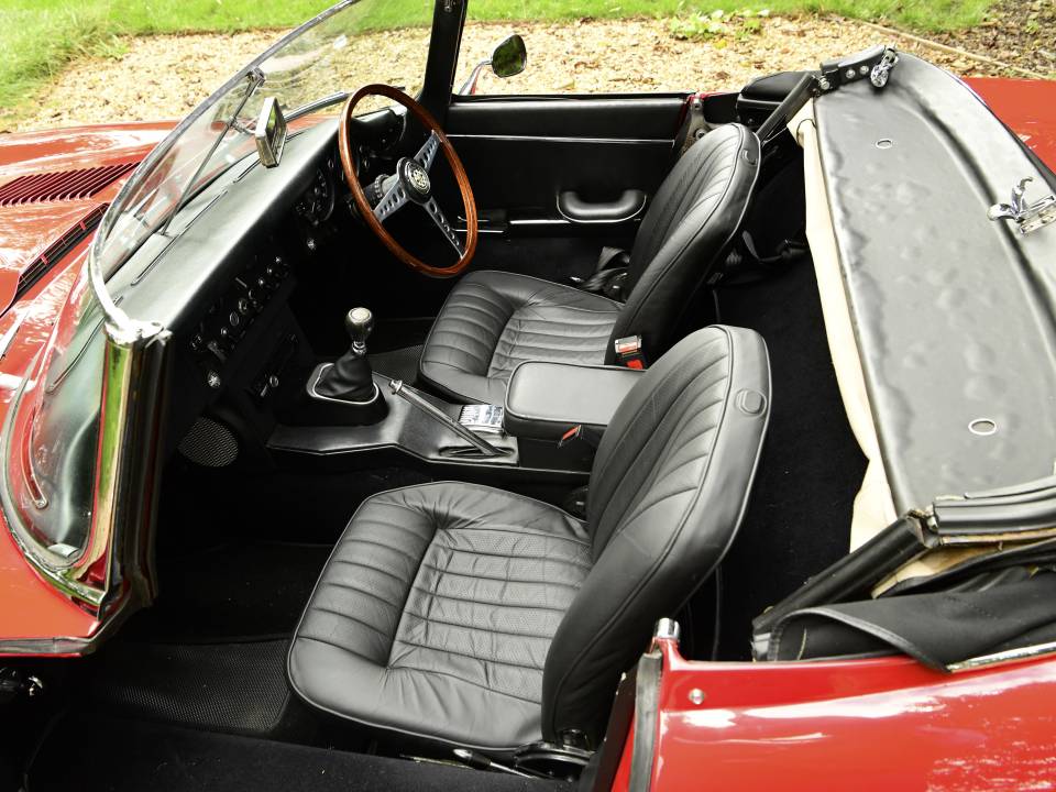 Immagine 34/50 di Jaguar E-Type (1968)