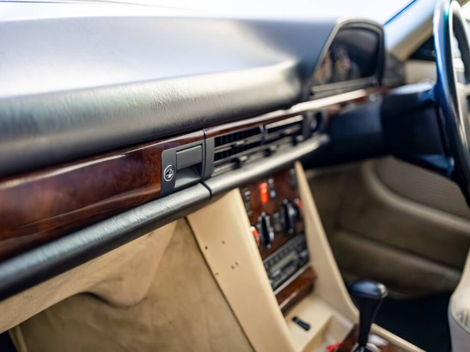 Bild 37/49 von Mercedes-Benz 560 SEL (1986)