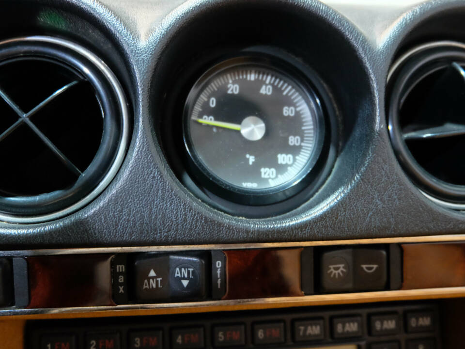 Bild 27/42 von Mercedes-Benz 560 SL (1989)
