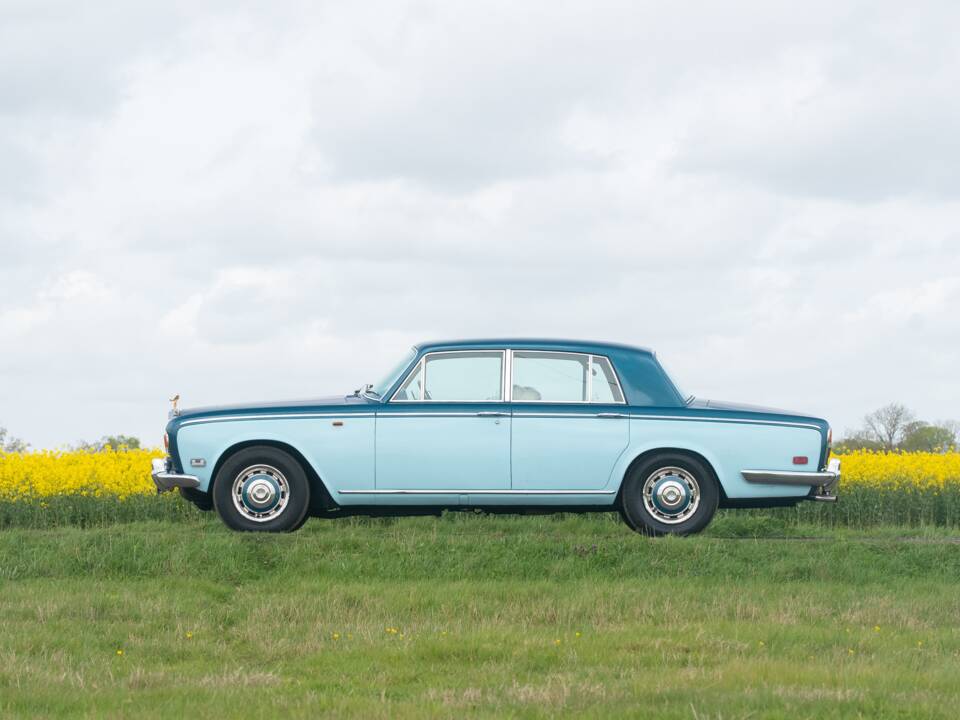 Image 12/50 of Rolls-Royce Silver Shadow I (1976)