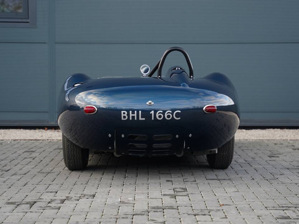 Image 8/50 of Lister Knobbly (1958)