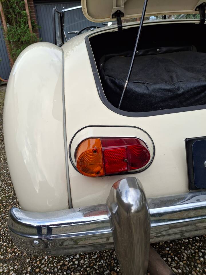 Image 19/22 de MG MGA 1600 (1962)